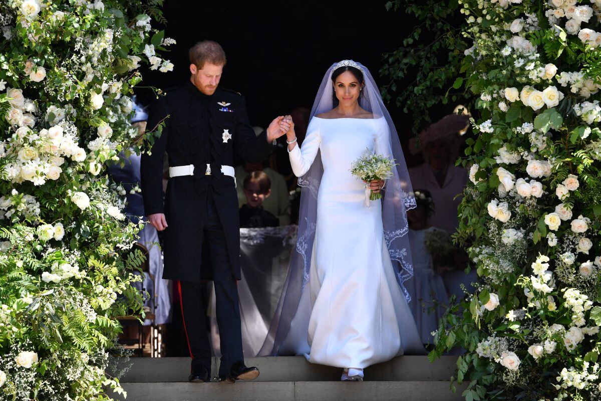 Meghan de Sussex caminó hacia el altar en la capilla de St. George siendo ya una mujer casada con el príncipe Harry. (Foto: AFP)