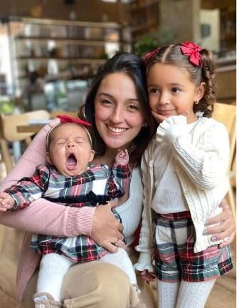 La joven tiene dos hijas: Federica y Agustina (Foto: Gabriela Andrade/Instagram)