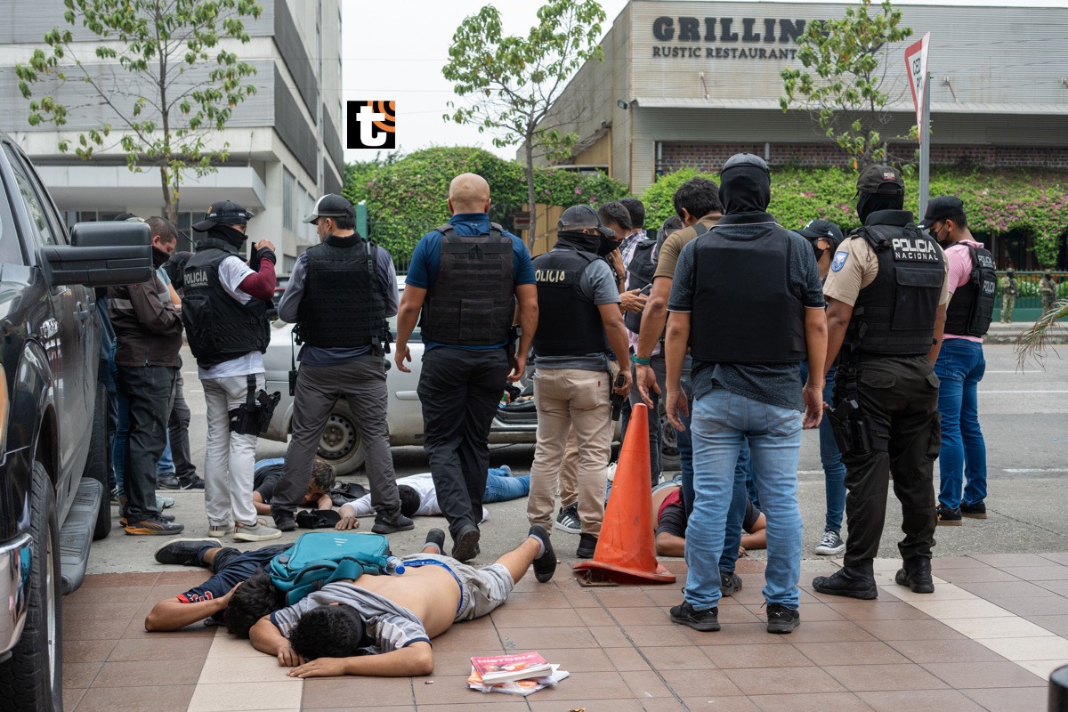 Tras los terribles atentados ocurridos en Ecuador, el fotógrafo Gary nos brinda consejos para no ser víctimas de los delincuentes.