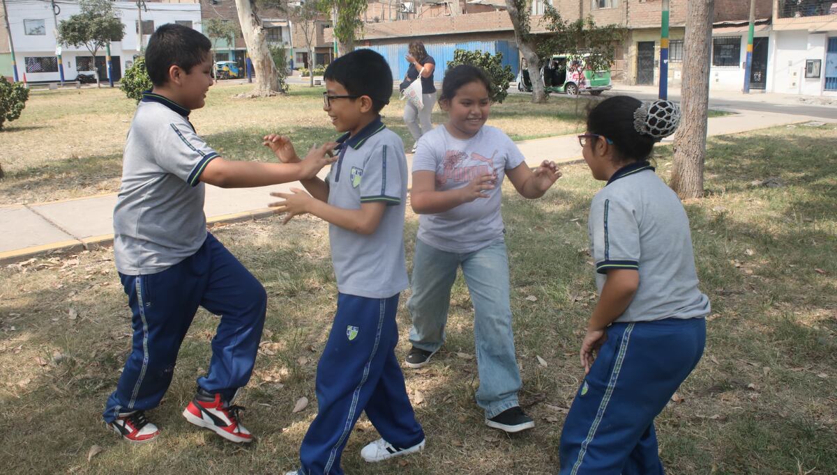 Pequeños tienen 10 y 11 años, y aún cursan el quinto grado de primaria en el Colegio Juventud Científica de El Agustino