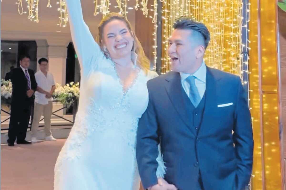 12.- LOS MALDINI Y LOS PAMPAÑAUPA
Después de cinco años de relación, el cantante de cumbia Deyvis Orosco y Cassandra Sánchez, dos personas de mundos diferentes pero unidos por el amor, se dieron el ‘sí, acepto’ en una boda de ensueño. Felicidades.