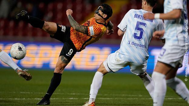 Gianluca Lapadula vuelve a la convocatoria de Benevento para la Serie B. (Foto: Benevento)