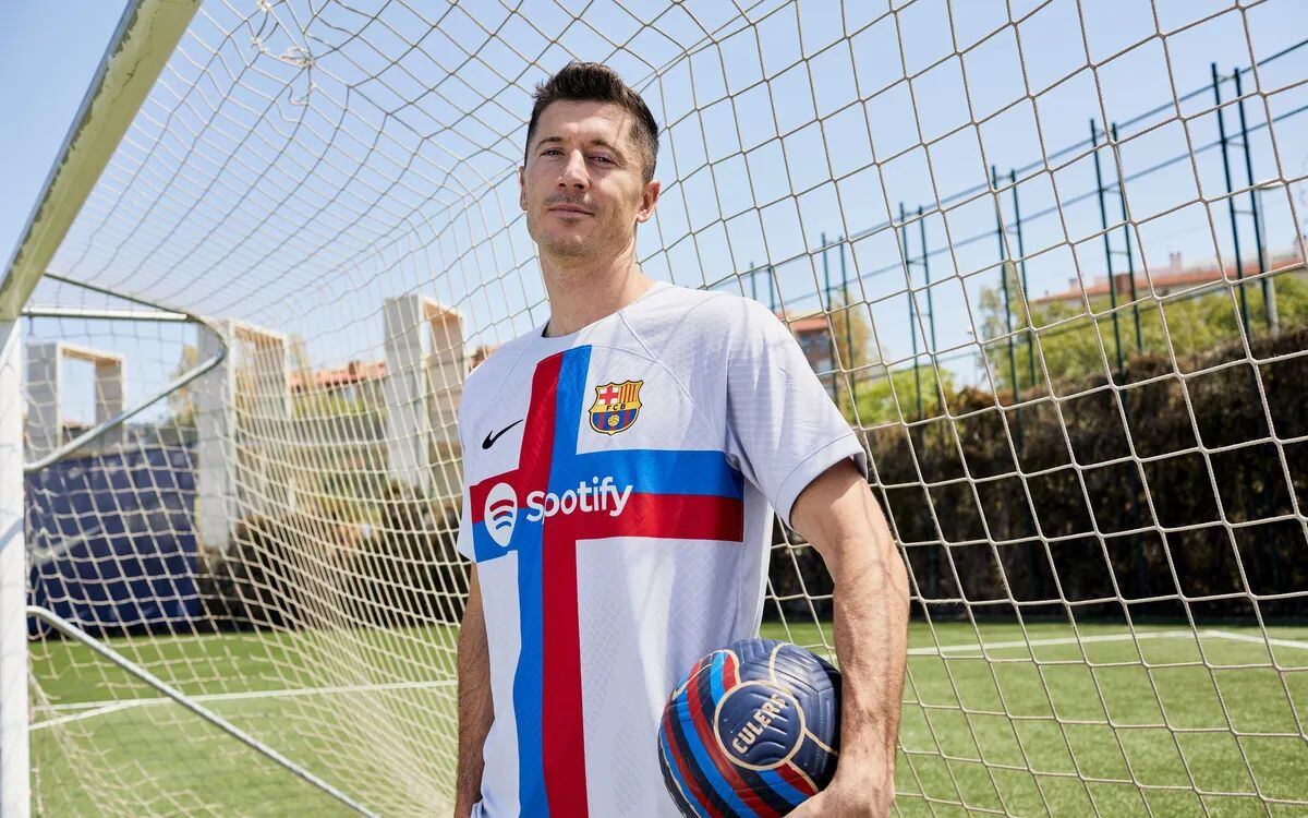 Barcelona presentó tercera camiseta. (Foto: FC Barcelona)