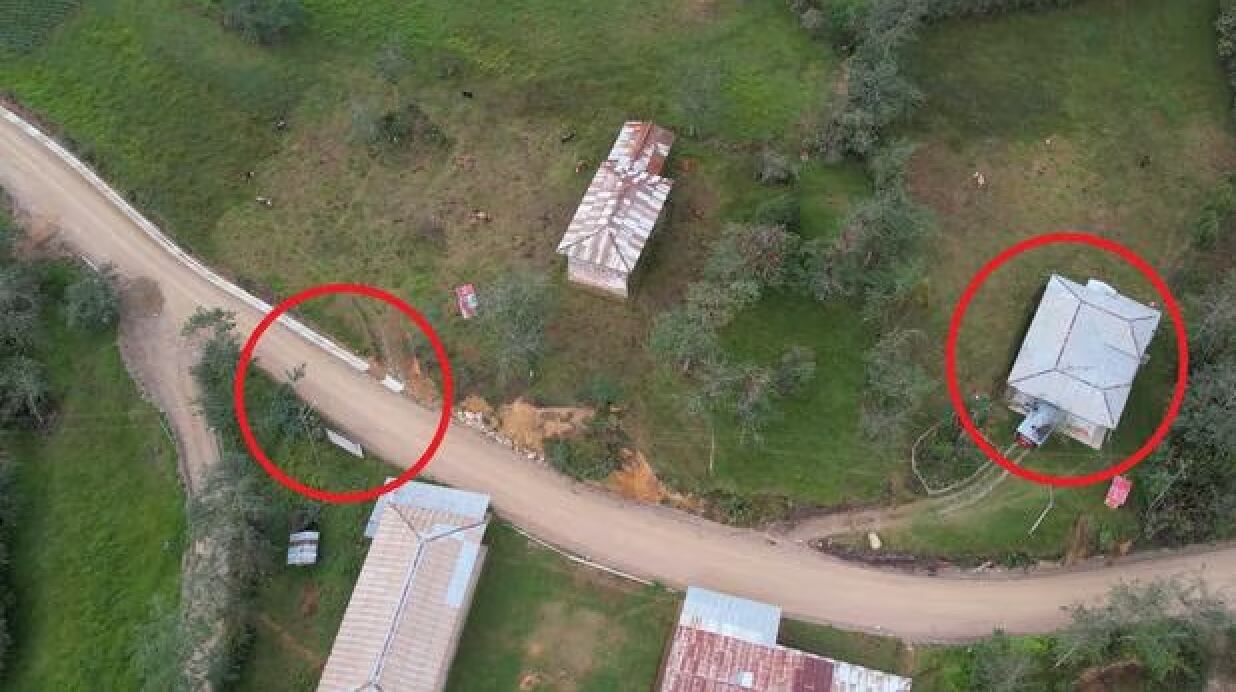 Vista aérea del camino vecinal que se inicia a pocos metros de la casa del expresidente Castillo.