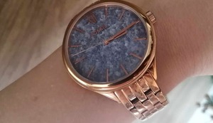 Qué representa en el amor el ver tu reloj y que sean las 15:15