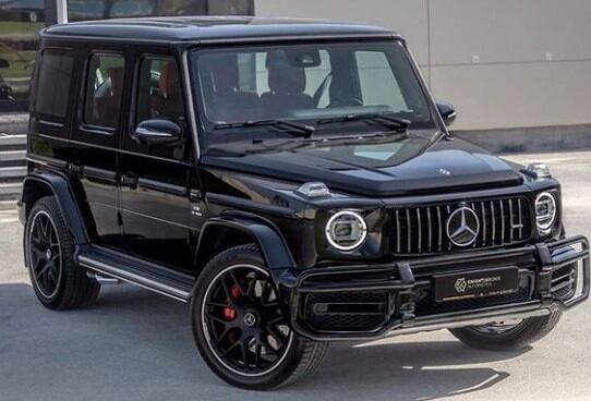 Una de las camionetas más suburbanas de Mercedes presente en el garaje de Sadio Mané (Foto: Oko_mexedep/Instagram)