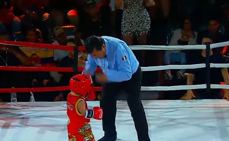 Jorgito, el Guayaco, lo dio todo; pero no paso del tercer round. (No somos Tv)