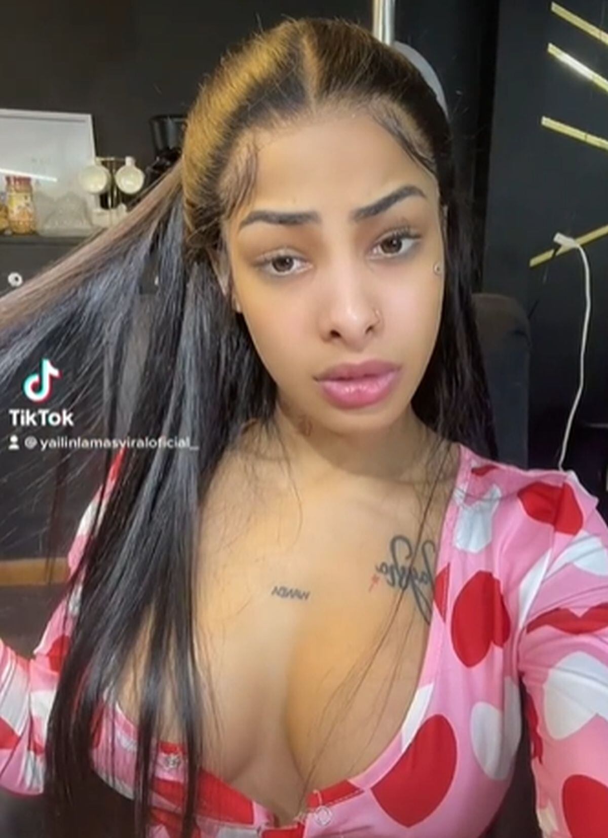 Captura del clip de la pareja de Anuel AA sin maquillaje (Foto: Yailin La Más Viral / Instagram)