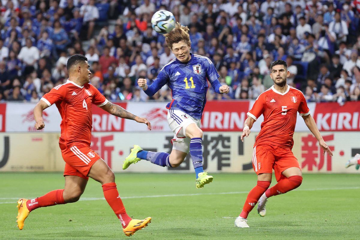 La defensa peruana dio demasiadas concesiones al rival. (Foto: AFP)