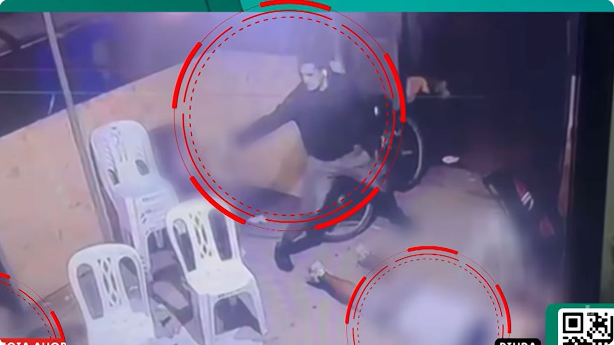 Sicario regresó a la reunión para efectuar más disparos. Foto: Latina