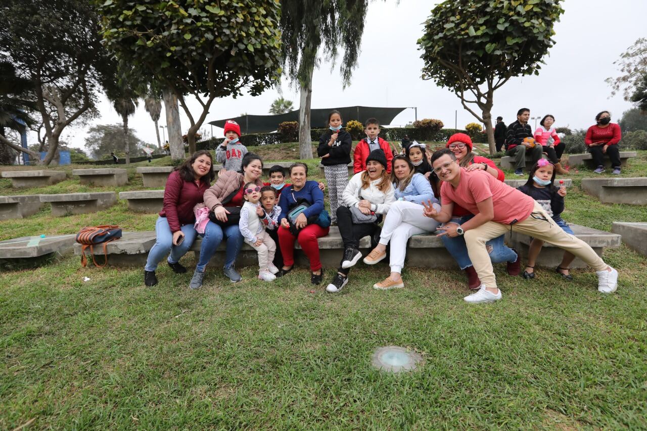 Padres, hijos y abuelos celebraron el Día de la Familia Peruana. (Foto: Servicio de Parques de Lima)