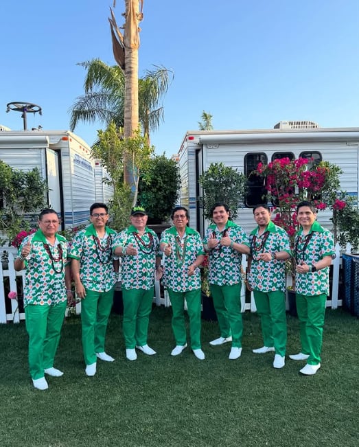 Los Mirlos lucieron en París y en el festival de Coachella prendas con arte textil shipibo-konibo de Kené Kaya. (Entrevista: Isabel Medina / Foto composición: Getty Images/Kené Kaya/ Trome)