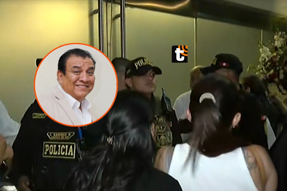 Seguidores de Manolo Rojas intentaron entrar al velatorio cuando la puerta ya había cerrado.