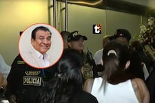 ¡Exigen entrar al velatorio de Manolo Rojas! Policía llegó ante intento de querer ingresar tras cierre de puertas