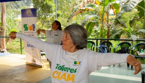 Adultos mayores de San Martín de Porres contentos y saludables con el taichi