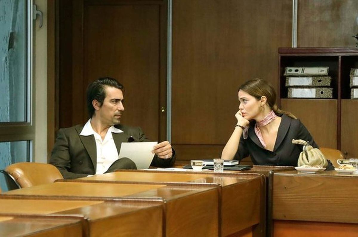 Züleyha y Hakan conversan (Foto: Tims & B Productions)