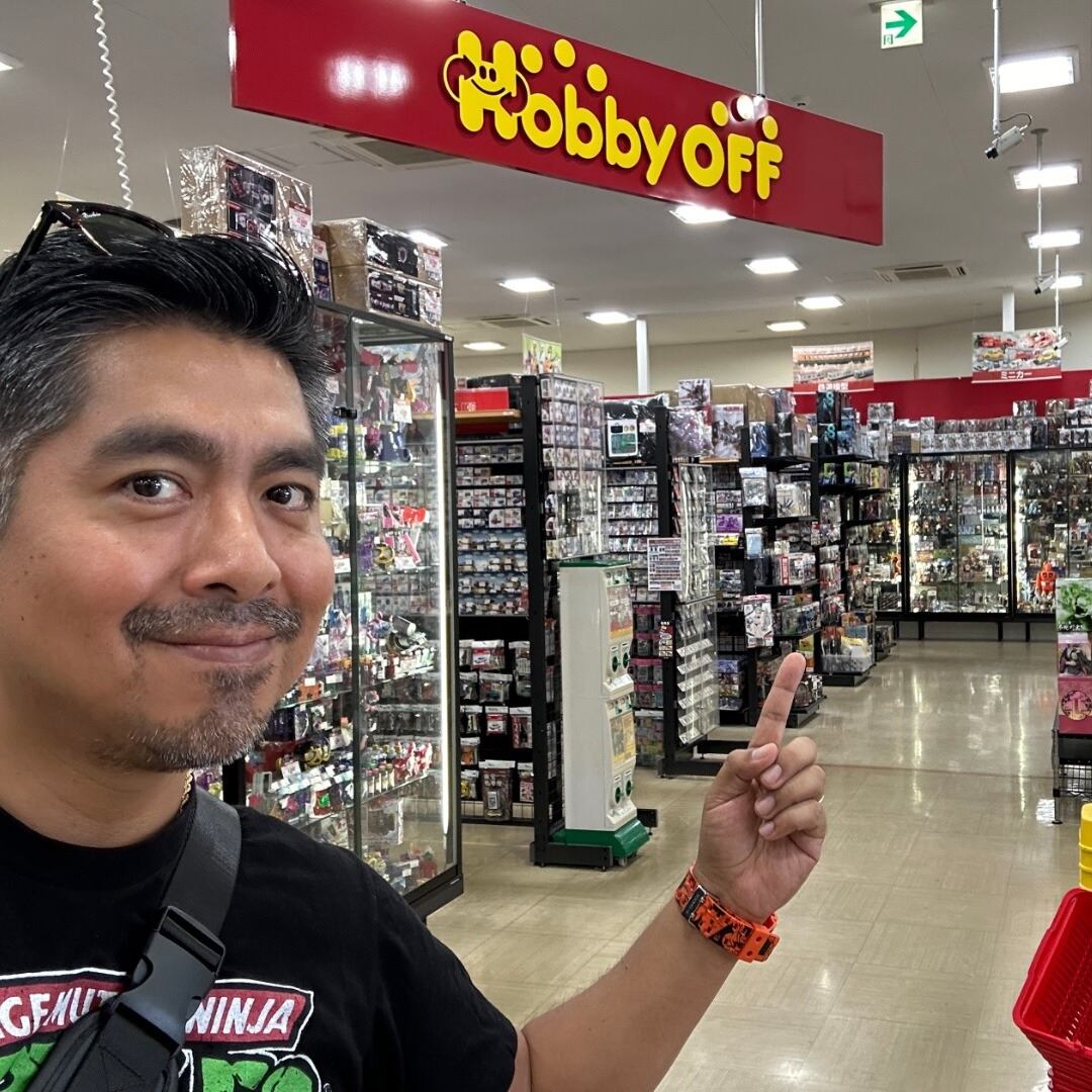 Cuando inició su canal de YouTube, Francisco León se dedicaba a recorrer diversas tiendas 'caletas' de Japón. (Foto: Facebook 'Japan Geek')