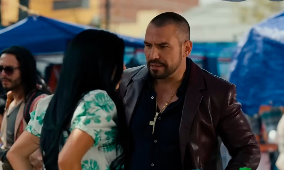 Rafael Amaya y en África Zavala en “El señor de los cielos 8” (Foto: Telemundo)
