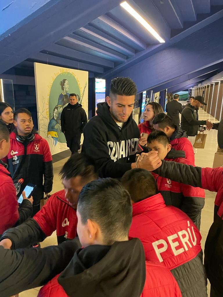 Defensa de Boca Juniors sorprendió con regalos a seleccionados de Futsal Down en Argentina