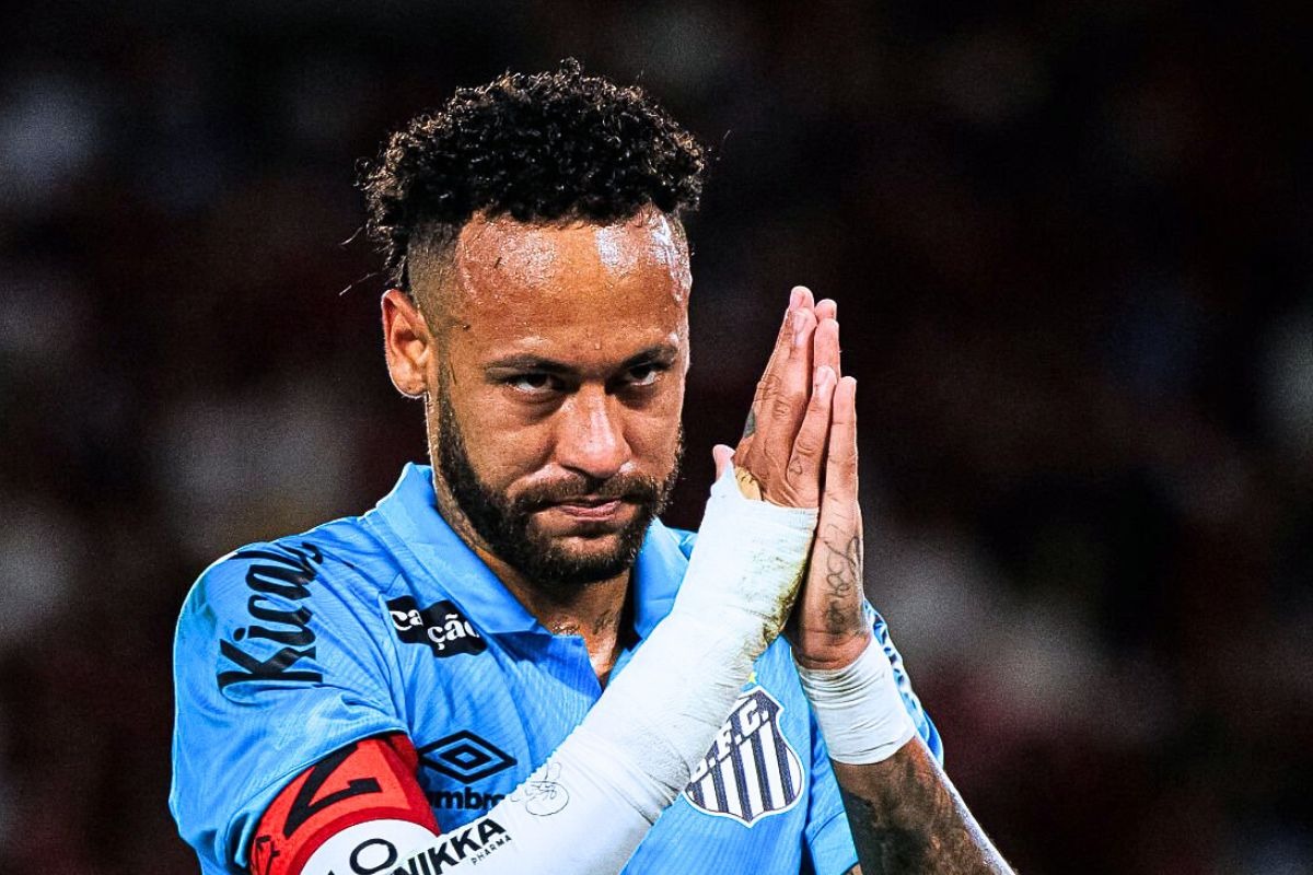 Consejo FIscal pide a directiva de Santos rebajar contrato de Neymar si desea seguir en el 2026 (Foto: Getty Images)