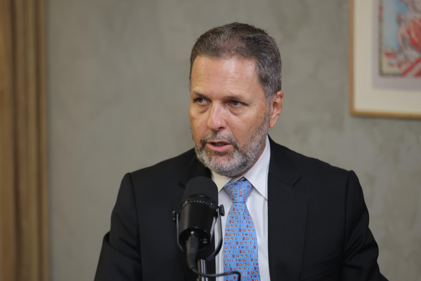 Jorge Petrozzi, abogado y representante legal de la víctima y su familia, brindó detalles sobre la situación del escolar y el avance de las investigaciones por el caso ocurrido en el Liceo Naval Almirante Guise. (Foto: Joel Alonzo / GEC).