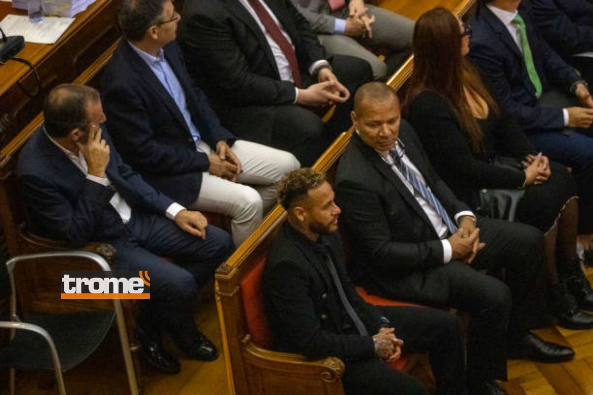 Papá de Neymar es quien manejaba las finanzas del jugador antes de llegar a Europa (Foto: Getty Images)