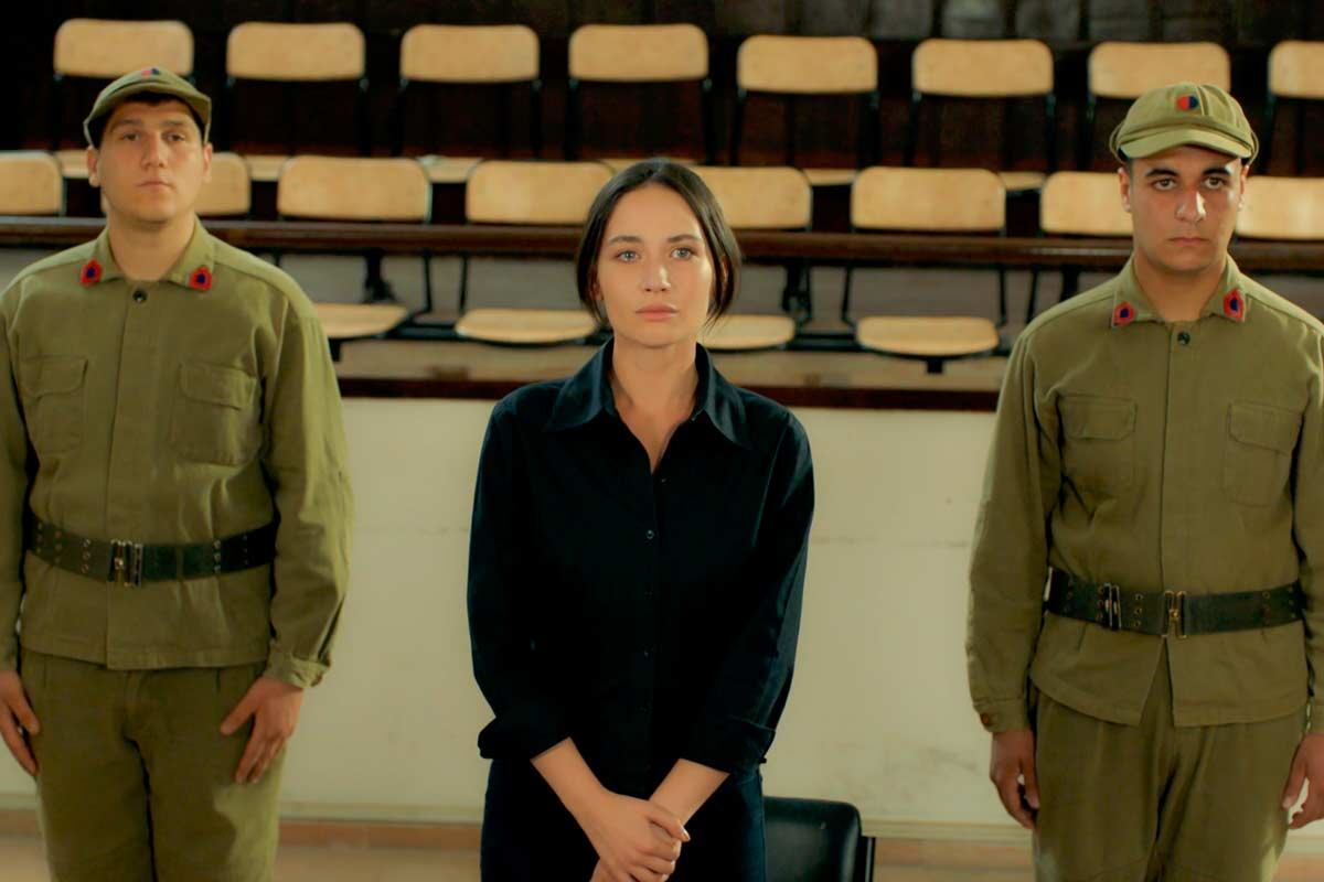 Betül es sentenciada a cadena perpetua por haber asesinado a Hakan (Foto: Tims & B Productions)