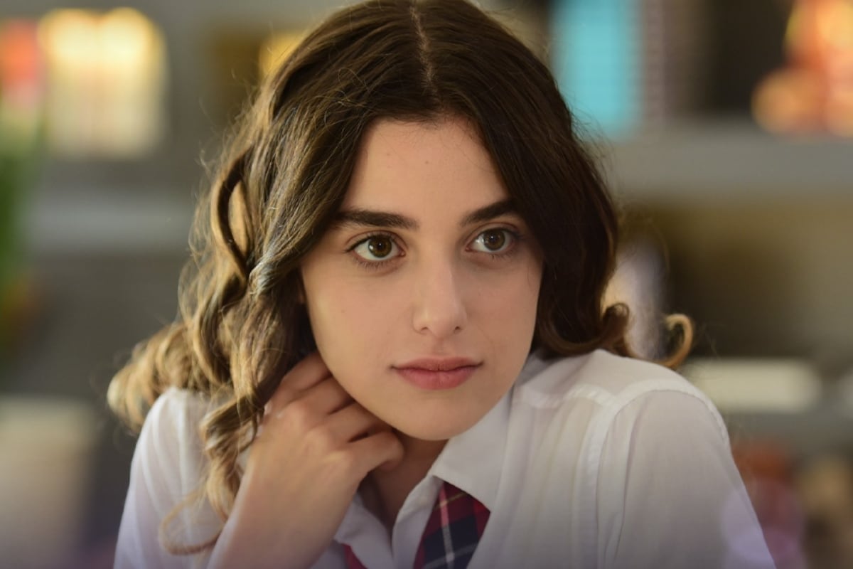 Melisa, con uniforme escolar, en una escena de "Hermanos" (Foto: NGM Media)