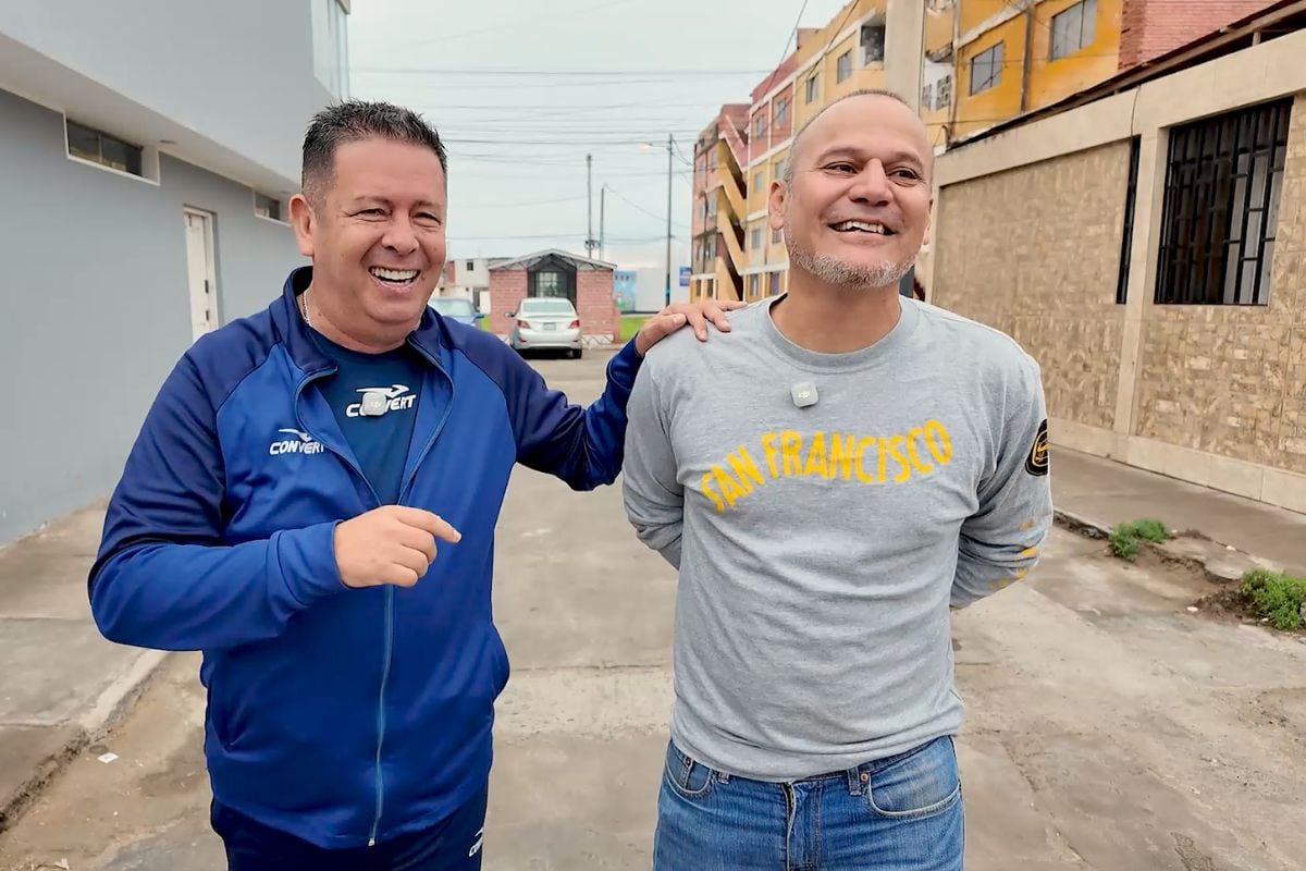 Omar Zegarra y 'Puchungo' caminan por el barrio chalaco 'Puchungo' Yáñez (Foto: GEC)