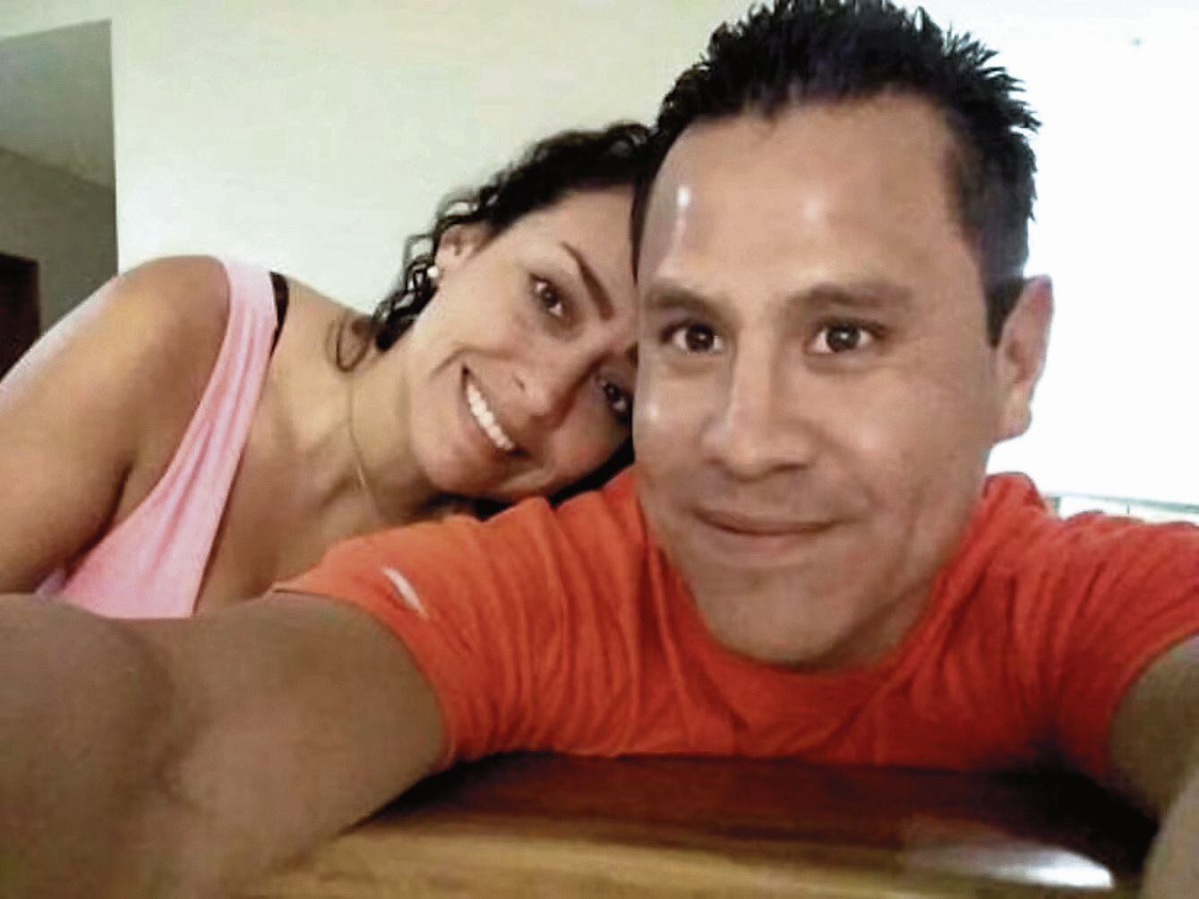 Sara Manrique y su esposo