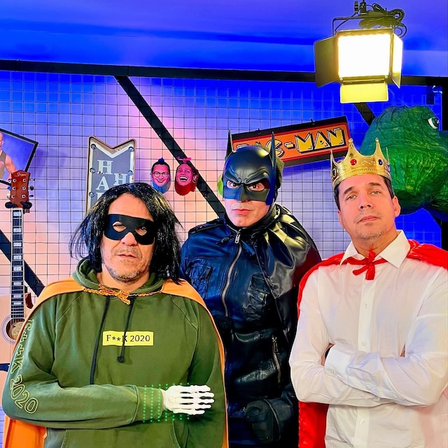 Pablo Saldarriaga , Jhovan Tomasevich y Gabriel Calvo en su programa de internet.