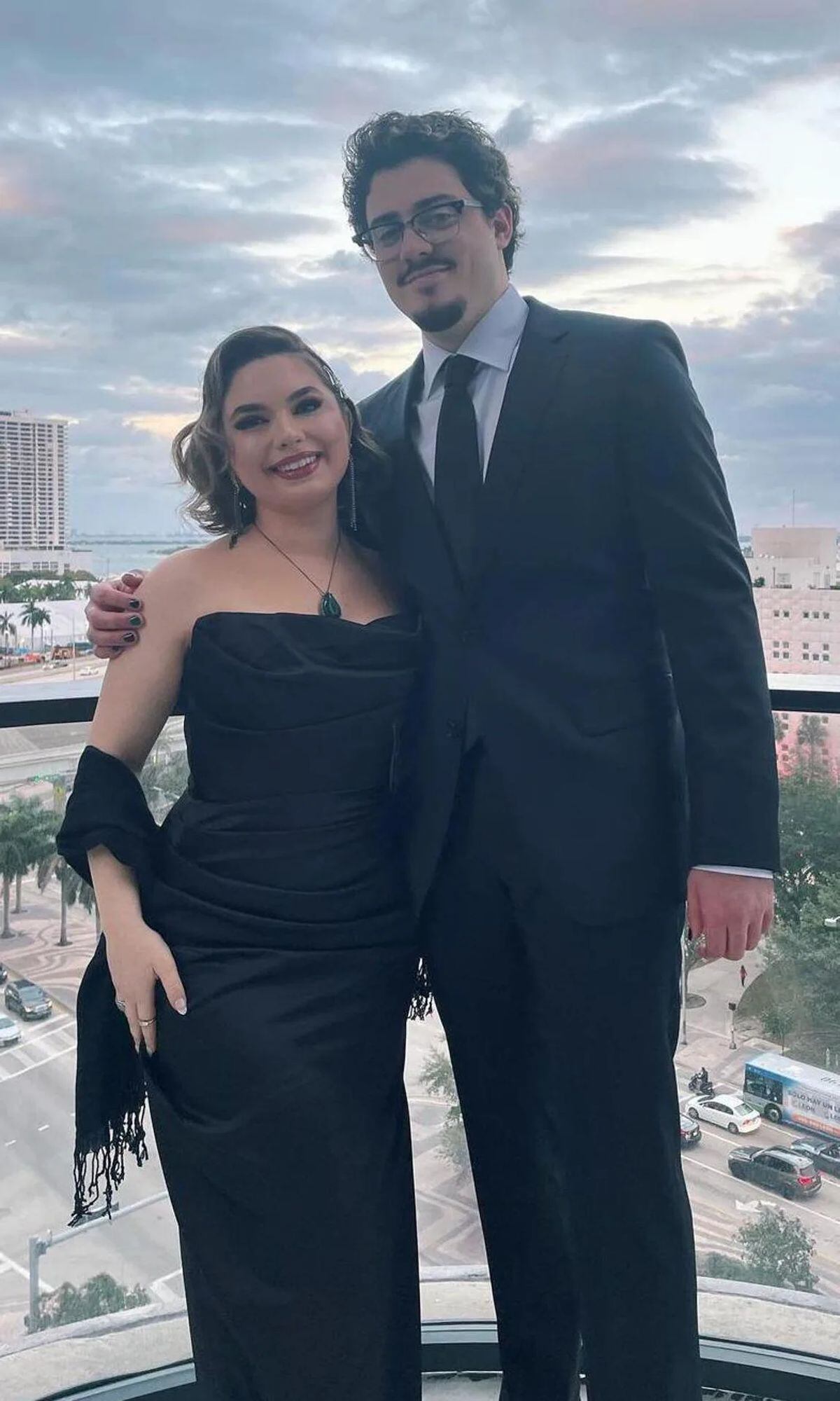 Cristian, el hijo mayor de Marc, junto a su novia Kylie (Foto: Kylie Jane Marco / Instagram)