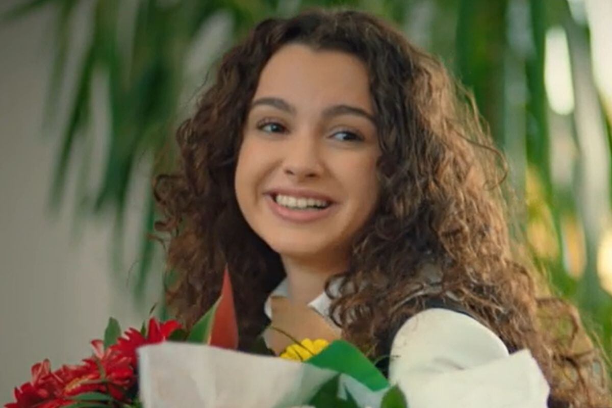 Su Burcu Yazgi Coşkun como Asiye Eren en la telenovela turca "Hermanos" (Foto: NG Medya)
