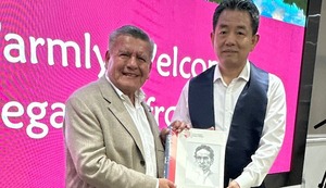 ¡LO VOLVIÓ A HACER! César Acuña habría usado viaje oficial a China para hacer negocios con empresa “Hawái” en beneficio de la UCV