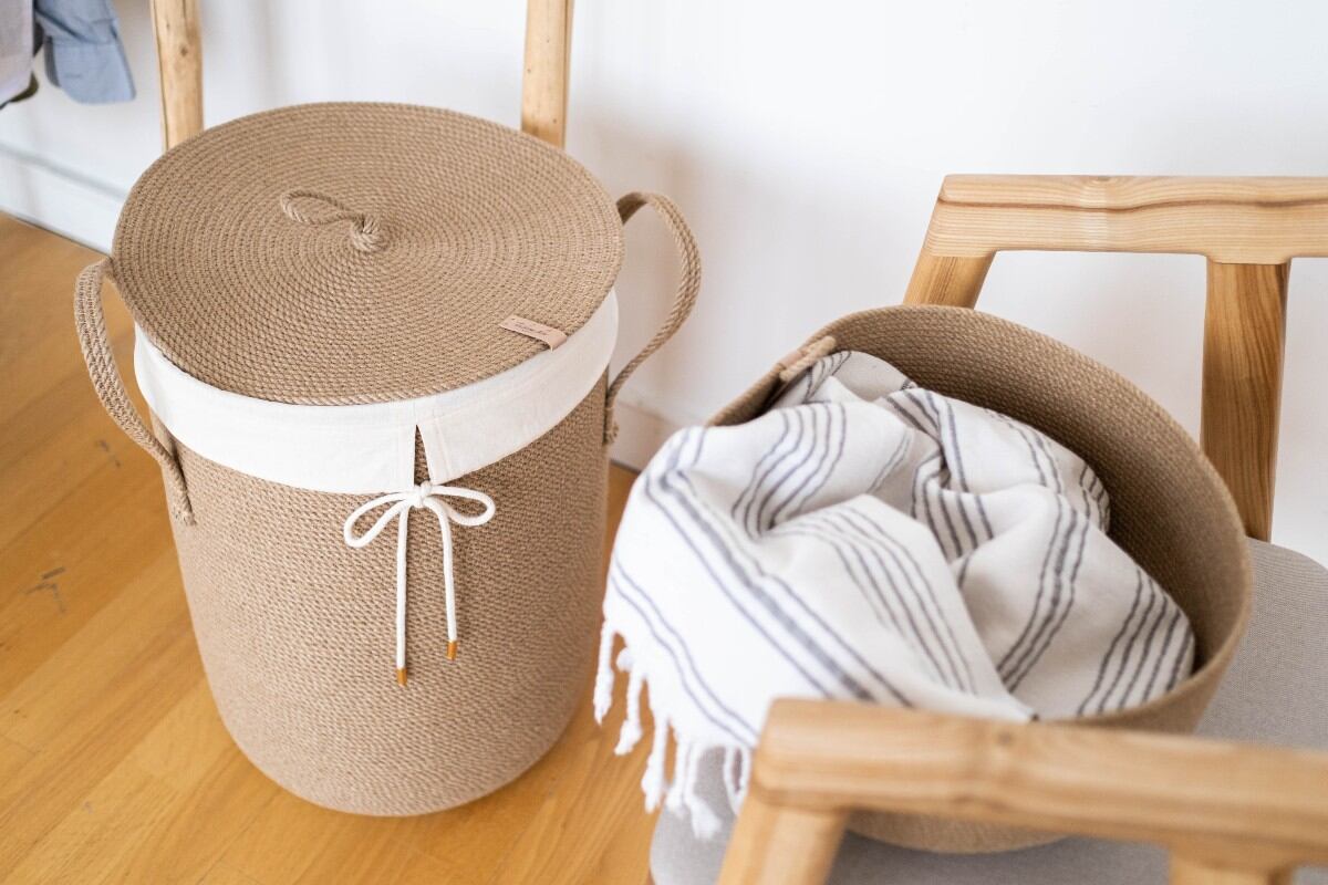 Cesto de ropa sucia. (Foto: Pexels)