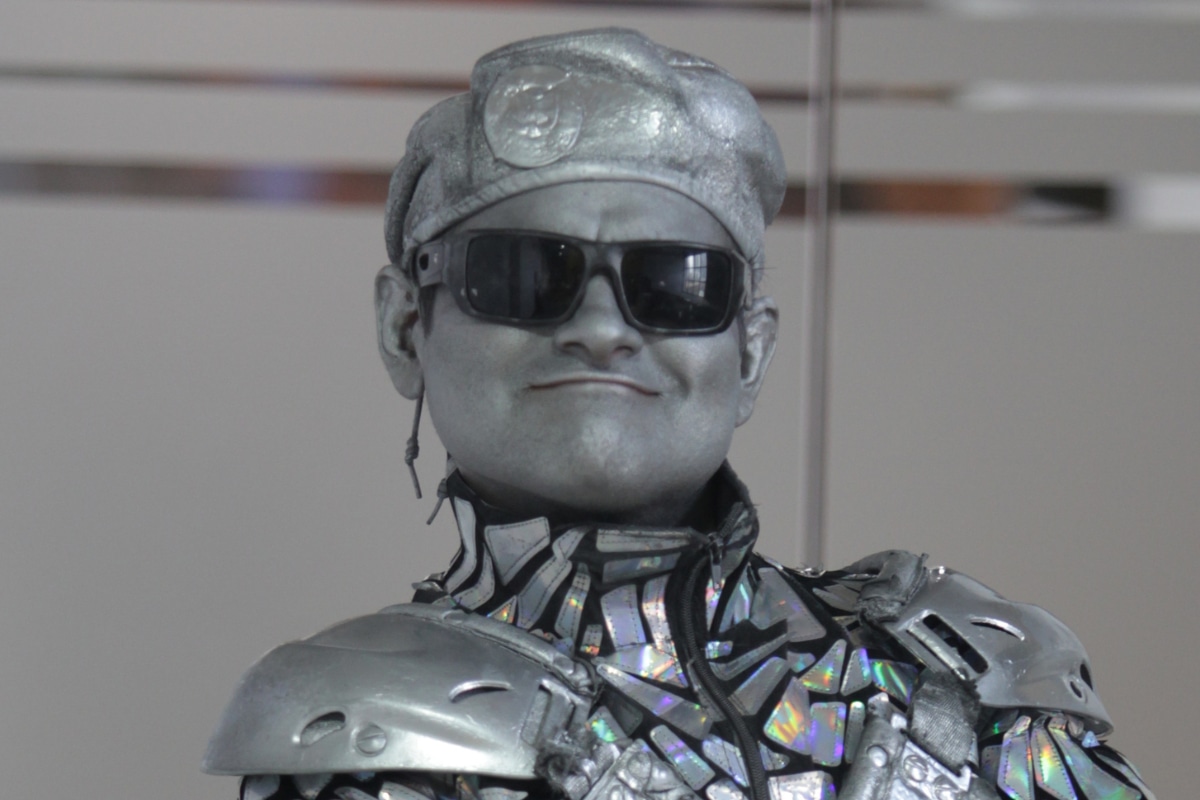 Alan Castillo, Robotín