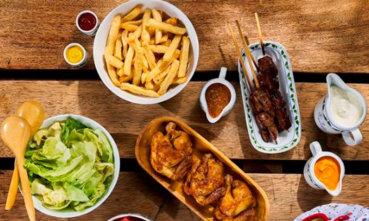 El pollo a la brasa es un platillo muy popular de la gastronomía peruana. (Foto: Granja Azul/Instagram)