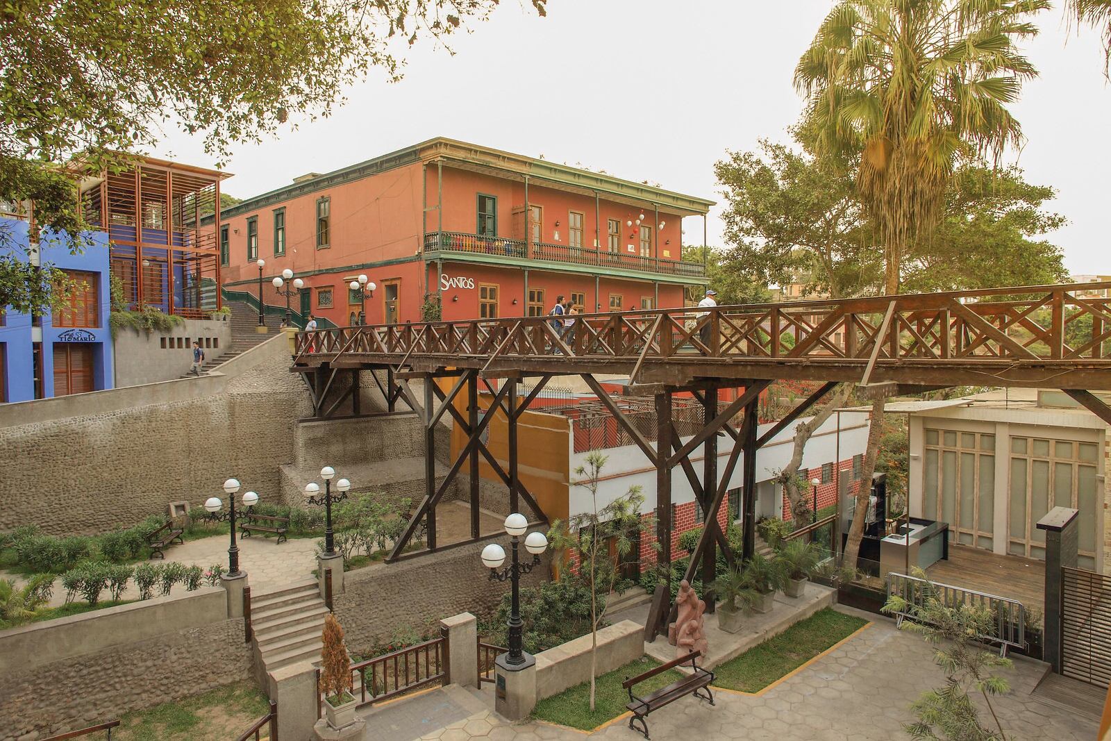 PromPerú también certificó a el Puente de los Suspiros, el Mirador Catalina Recavarren, la Bajada de Baños y Mirador, el Parque Federico Villarreal y el Museo Pedro de Osma. (Foto: MIncetur)