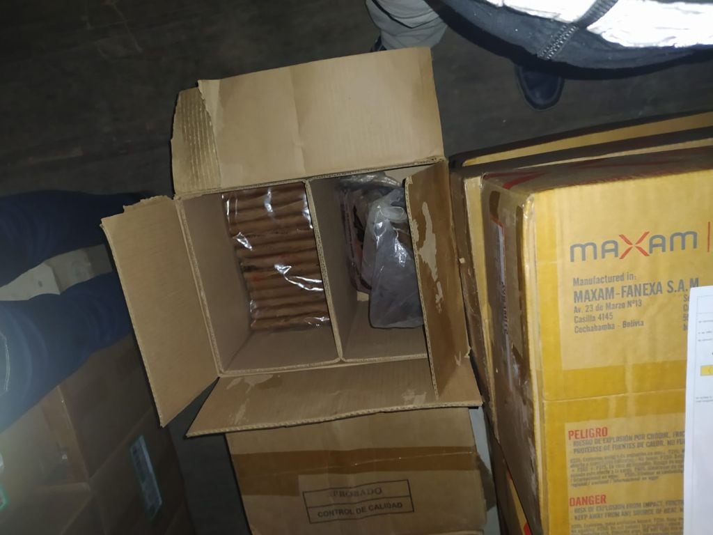 En un megaoperativo realizado en varios puntos del país, policías de la DIVIAC desbarató un clan familiar denominado ‘Los TNT del norte chico’, dedicada a elaborar, vender y trasladar en forma ilegal material explosivo.