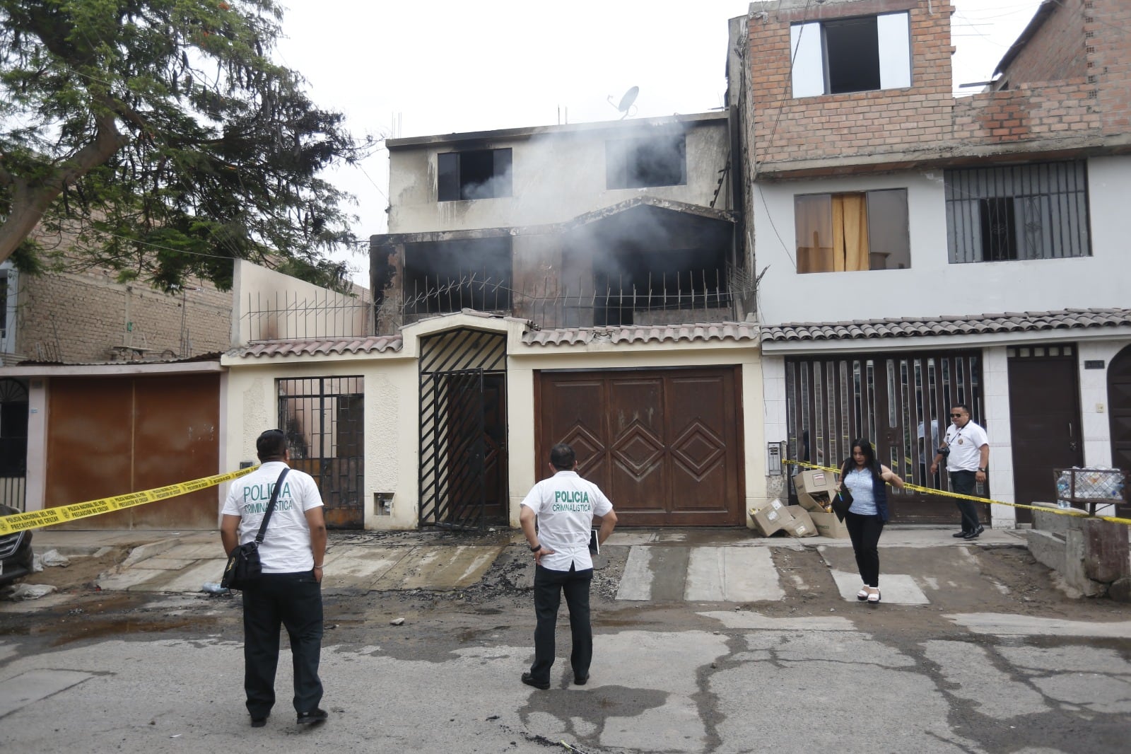 Incendio en Los Olivos durante los primeros minutos de 2025 se lleva la vida de anciana. Foto: Joseph Angeles/@photo.gec