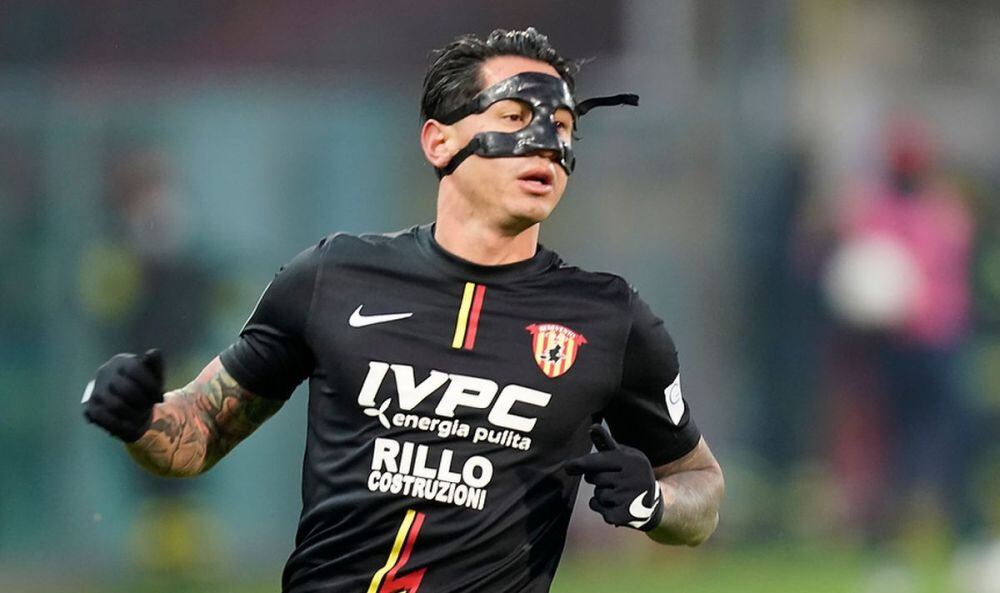 Gianluca Lapadula no juega con Benevento desde marzo de este año. (Foto: Benevento)