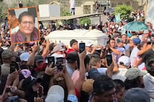 Restos de Pascualillo Coronado descansan en paz: Seguidores lo despidieron al ritmo de ‘Clavelito’ | VIDEO