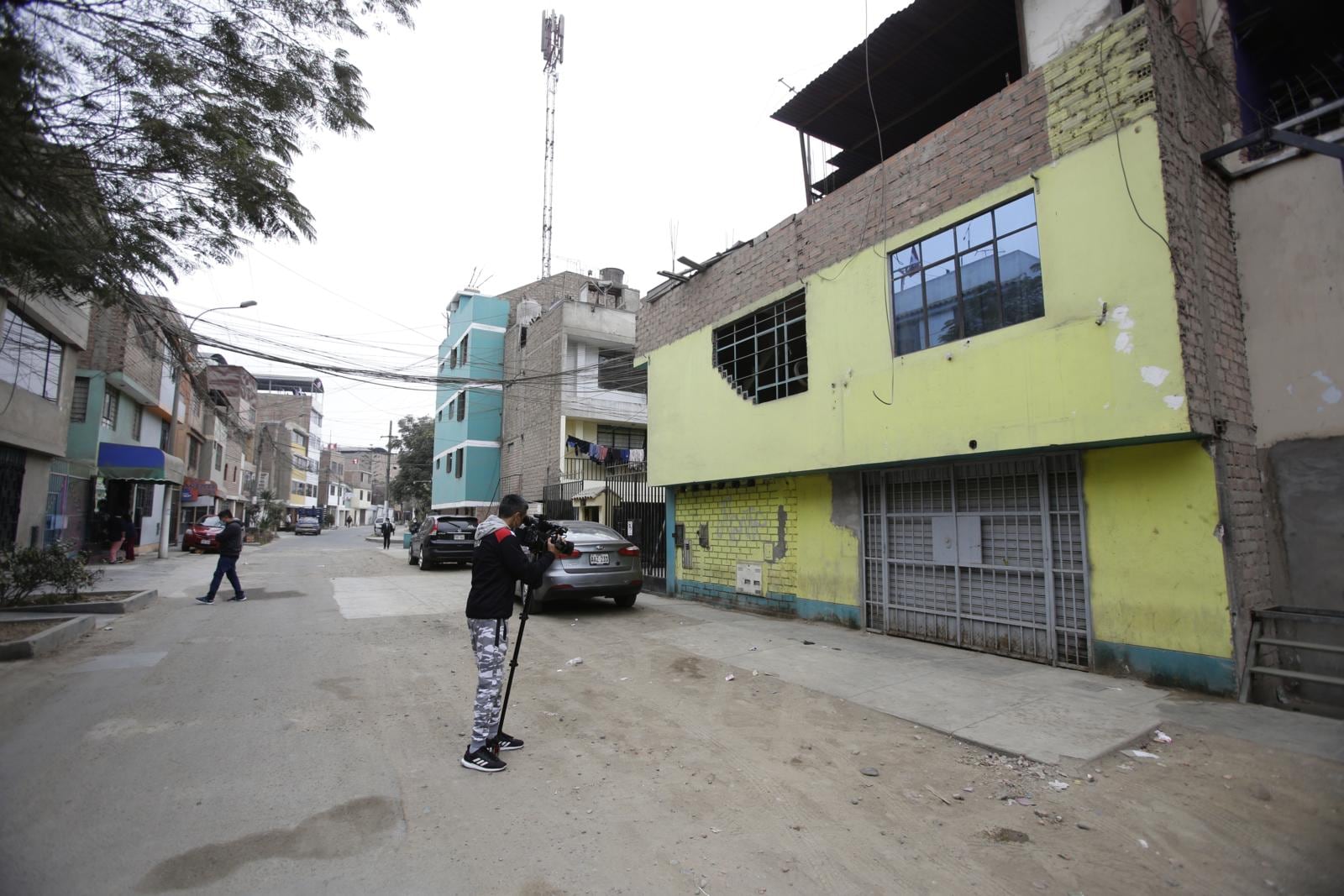 En el frontis de ese pasaje enrejado ocurrió el hecho. | Foto: Jessica Vicente / Diario Trome