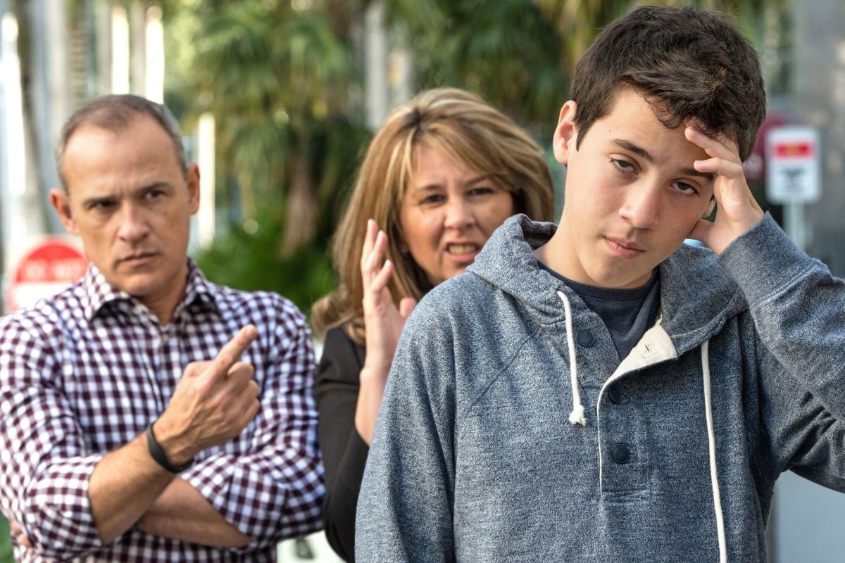 resenta tus ideas como alternativas. Usa frases como: ‘¿Qué te parece si...?’ o ‘¿Cómo ves esta solución...?’ Foto: Istock.