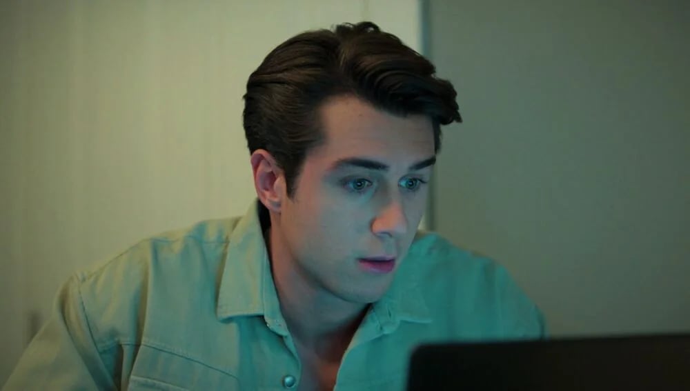 Doruk a punto de descubrir otro secreto de Akif en la telenovela turca "Hermanos" (Foto: NG Medya)