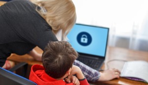 Cuide a sus hijos de Internet