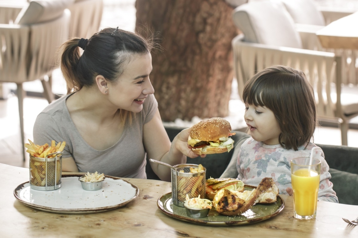 El consumo habitual de estos alimentos puede generar hiperactividad en los niños. Foto: Freepik.