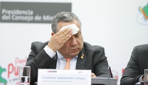 Gustavo Adrianzén, el premier sin cabeza en Historias Nunca Contadas