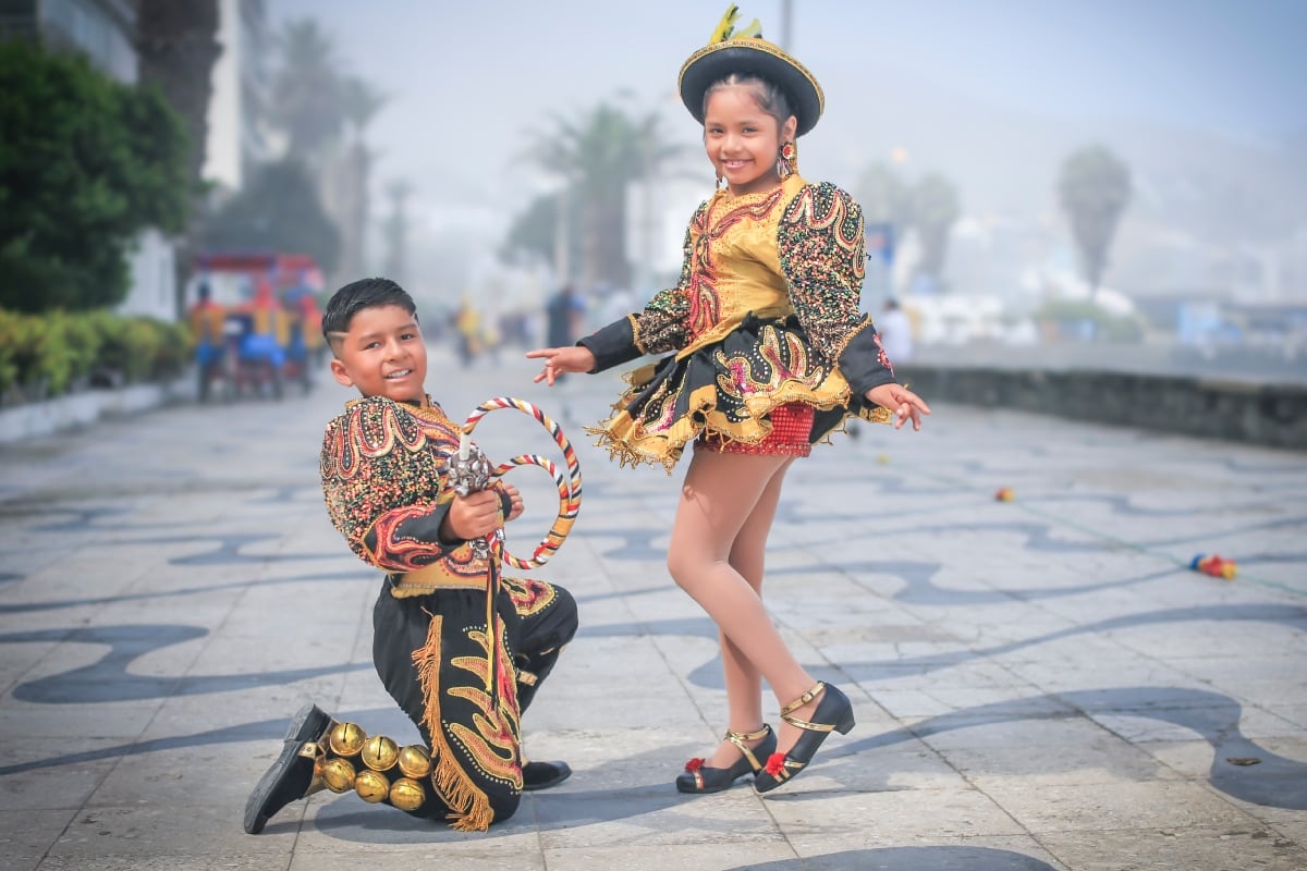 Pequeñitos sueñan con bailar en la fiesta de la Candelaria, en Puno. Foto: César Bueno.