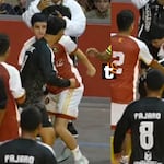 Se trenza a golpes con Jeque Árabe en partido de fulbito
